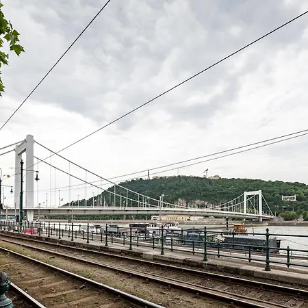 Extra - Large - Cozy شقة بودابست