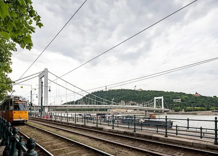 Extra - Large - Cozy Apartment Budapest