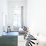 Extra - Large - Cozy * Budapest