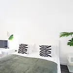 Extra - Large - Cozy Apartment