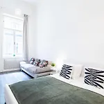 Extra - Large - Cozy Apartment Budapest